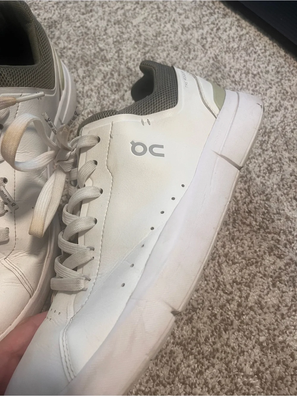 On The Roger Advantage Men’s Size 11 White Olive CloudTec Sneakers